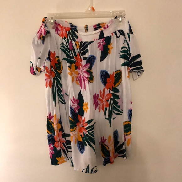 Old Navy Tops - Off the Shoulder Floral Top